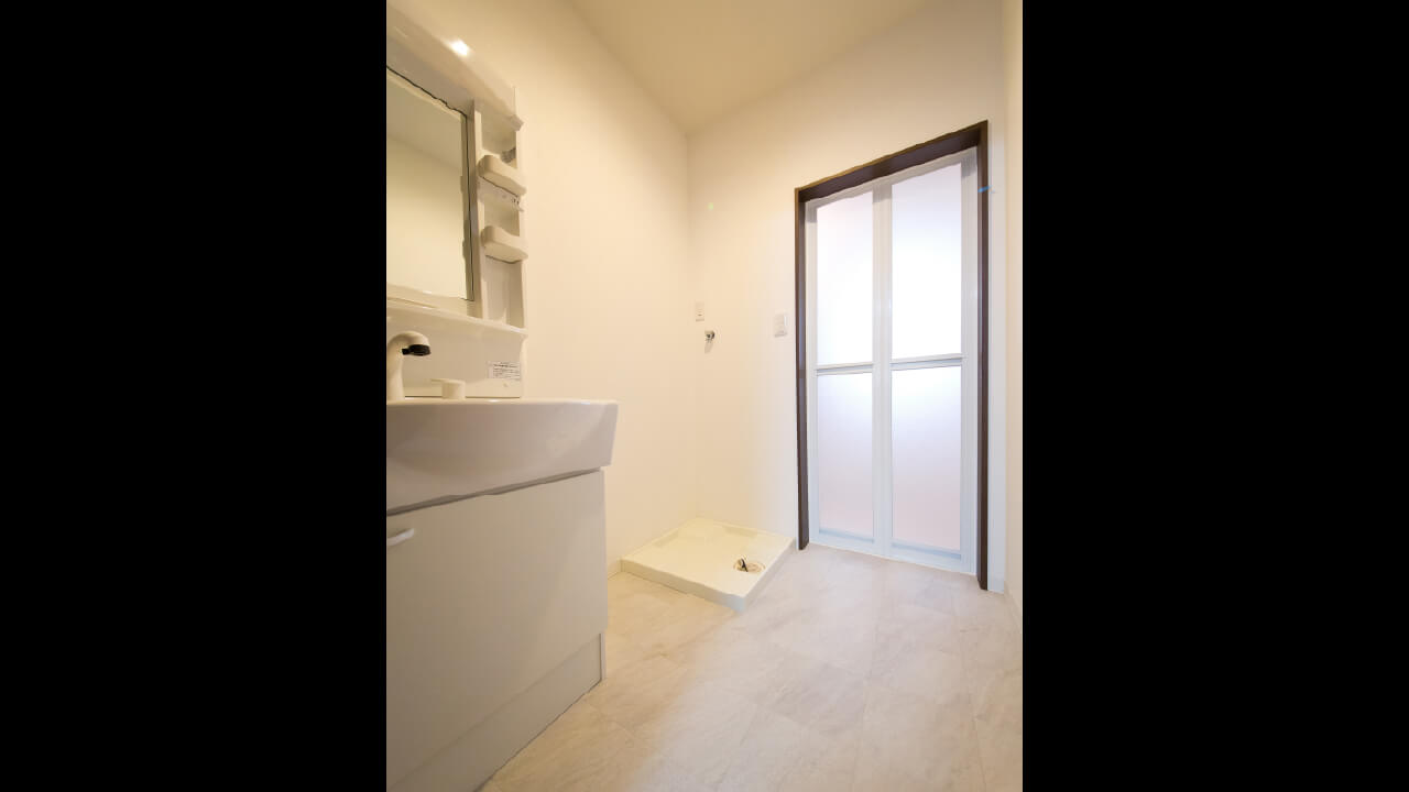 アパート内観、洗面台の写真