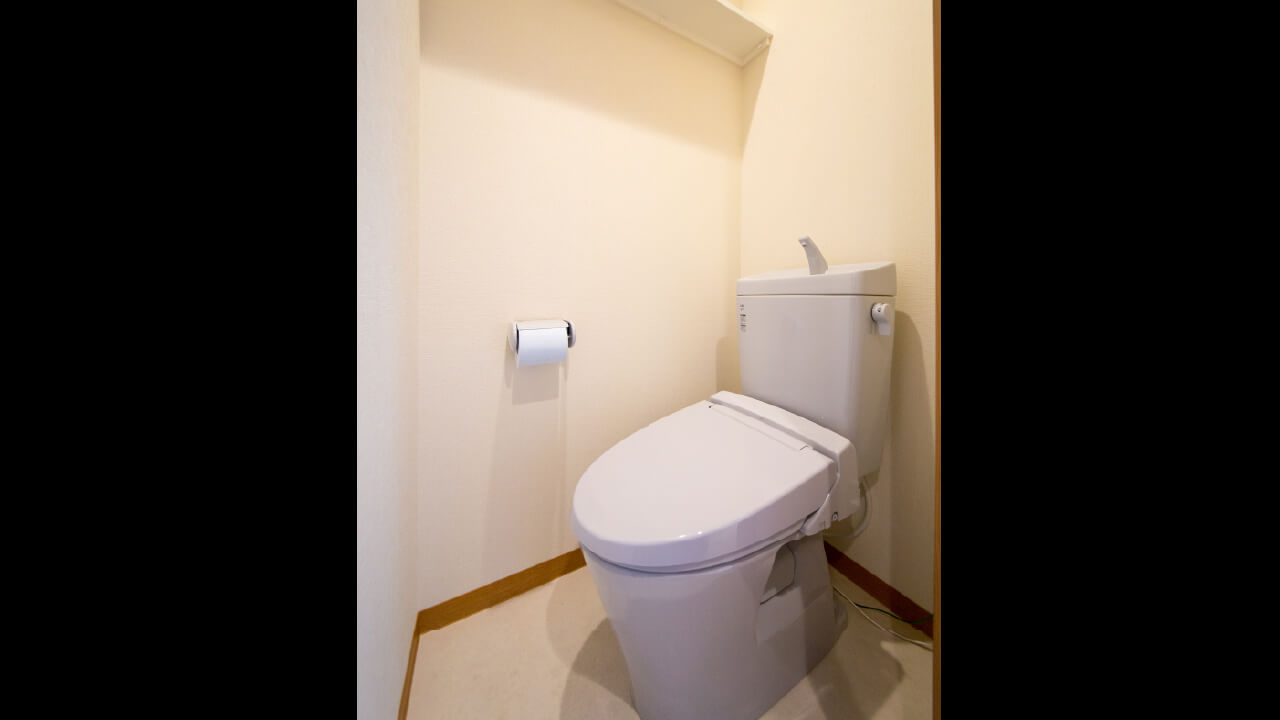 アパート内観、トイレの写真