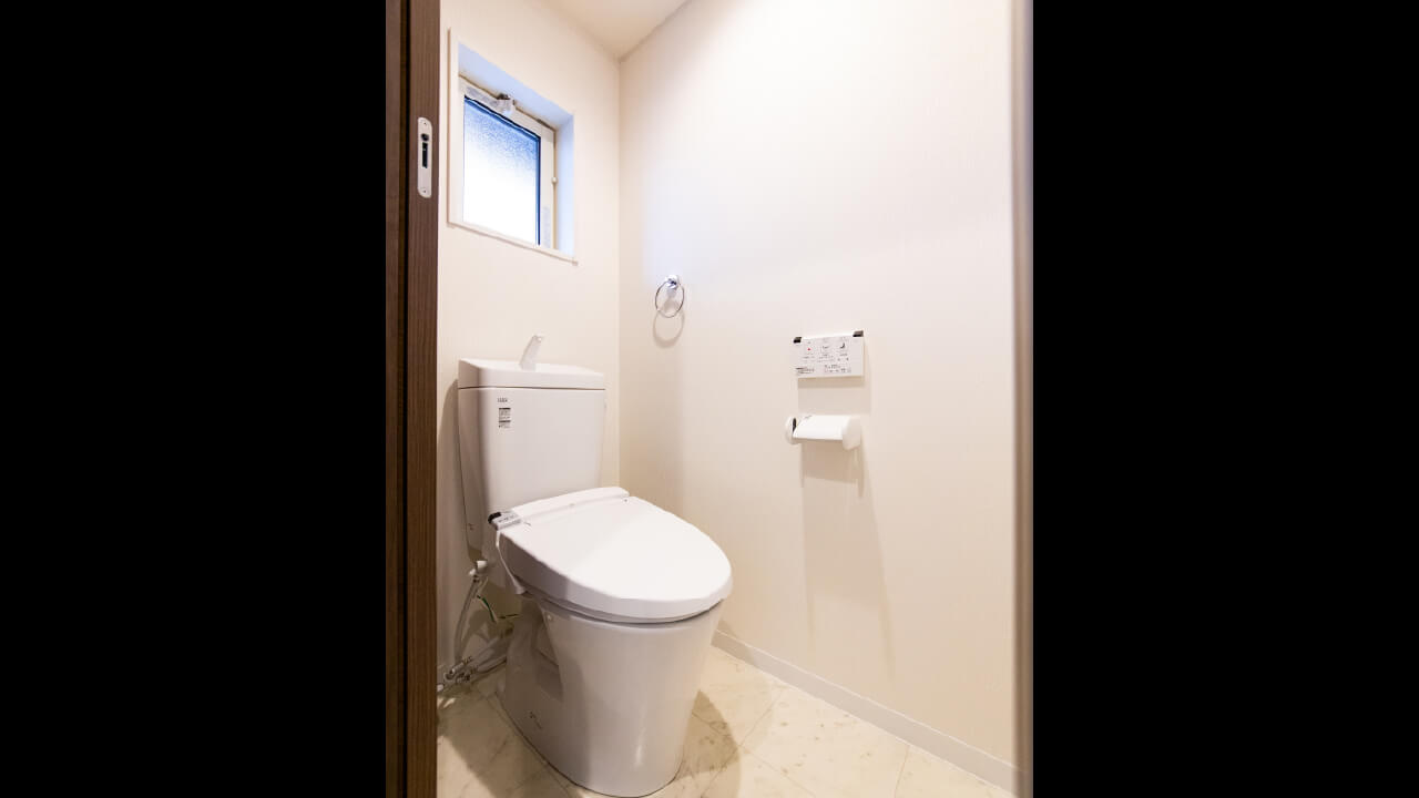 アパート内観、トイレの写真