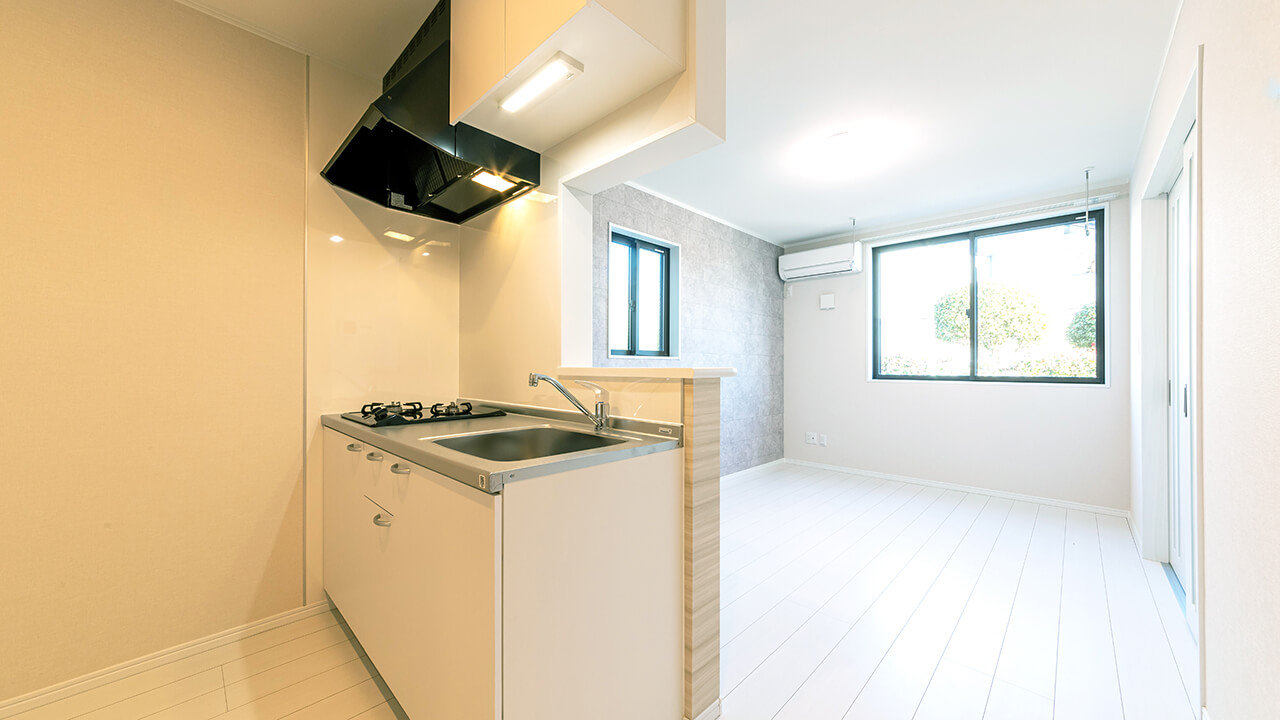 アパート内観、キッチンの写真