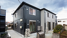 写真：アパートの外観、Grys-S_apの外観